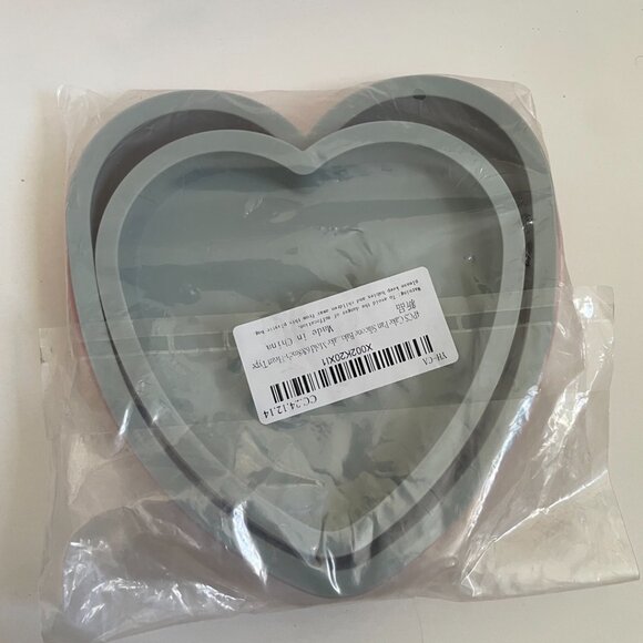 Heart-Shaped Silicone Baking Mold Set - Picture 5 of 8